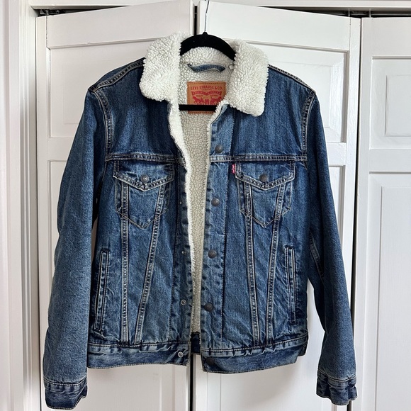 Levi's Classic Blue Denim Jacket with Sherpa Lining - Picture 1 of 6